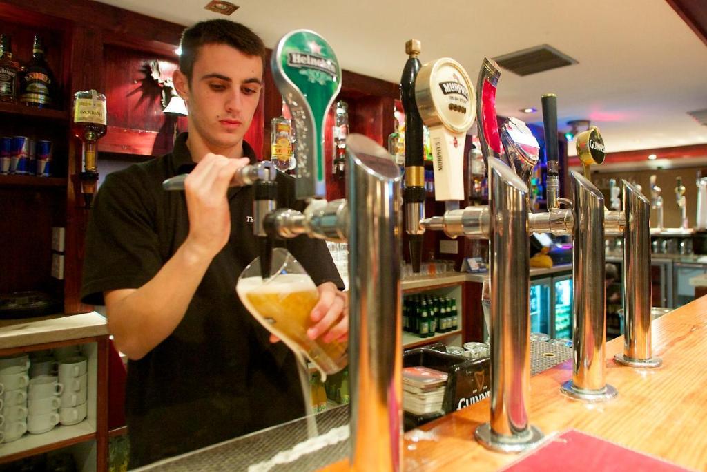 Hotel Wallis Arms Sráid an Mhuilinn Zewnętrze zdjęcie
